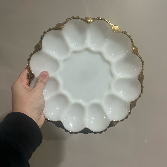 Vintage anchor hocking milk glass with gold trim deviled egg platter - Picture 3 of 3